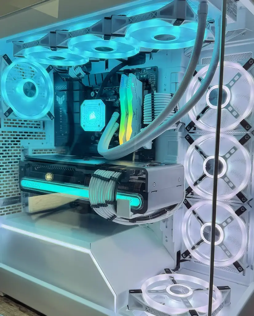 Montaje Gaming PC Phanteks Alovera Montaje Gaming PC Phanteks Alovera